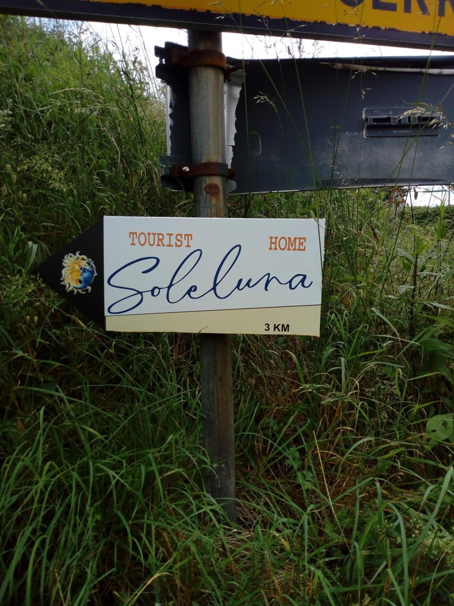 Soleluna Carro Bagian luar foto